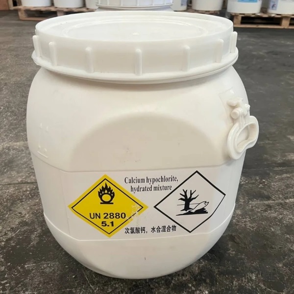 Clorin 70% TRUNG QUỐC (Clo cá heo Trung Quốc, bột Chlorine cá heo) là hóa chất khử trùng mạnh